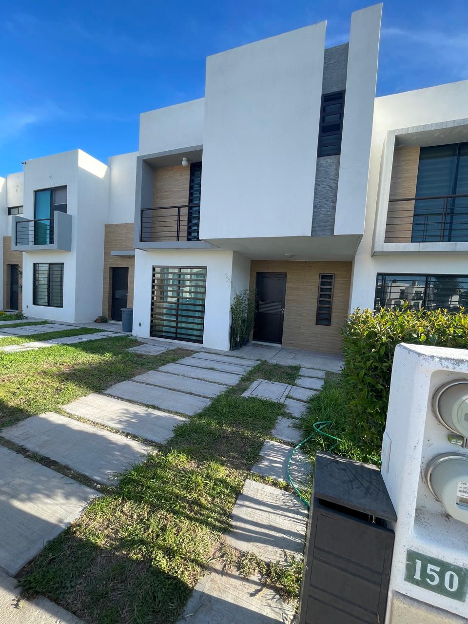 Excelente casa Amueblada en Renta en Los Lagos