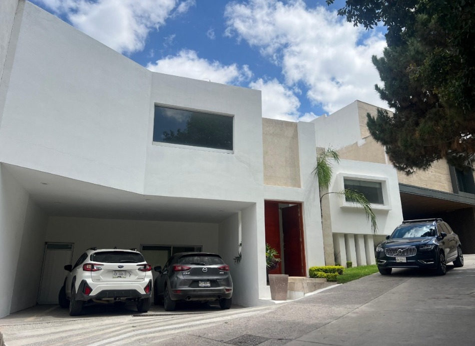 Excelente Casa en Venta en Privadas del Pedregal Fase 1