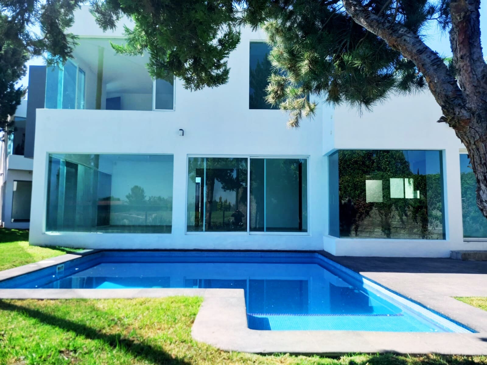 Amplia Casa en Venta en Alquerias de Pozos