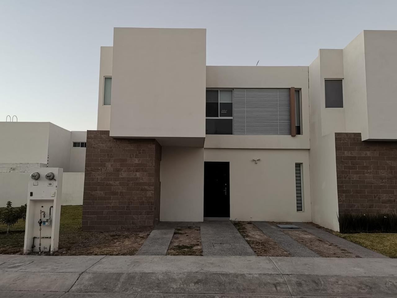 Excelente Ubicación Casa en Renta Amueblada en La Cantera